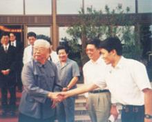中央軍委副主席陳錫聯(lián)等領(lǐng)導(dǎo)來(lái)公司視察